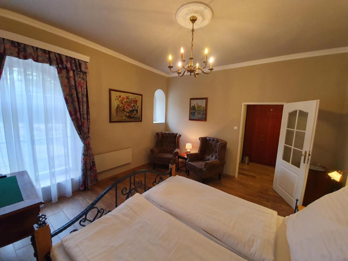 Lesni Hotel Perslak Nová Bystřice Szoba fotó