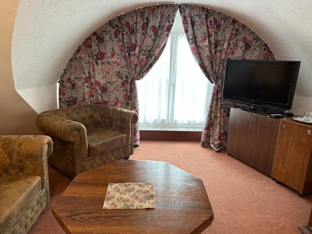 Lesni Hotel Perslak Nová Bystřice Kültér fotó
