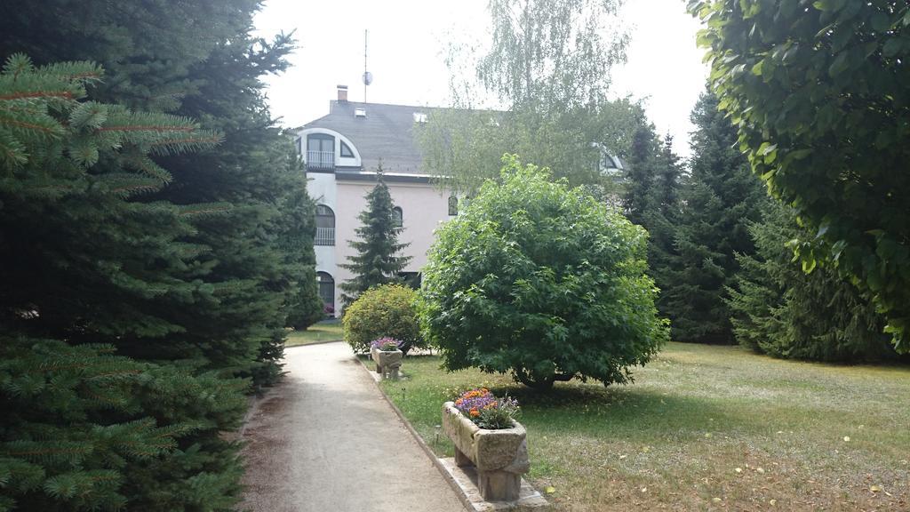Lesni Hotel Perslak Nová Bystřice Kültér fotó